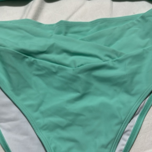 Halara Mint Green Bikini Set High Cut L/XL NWT - Picture 3 of 10